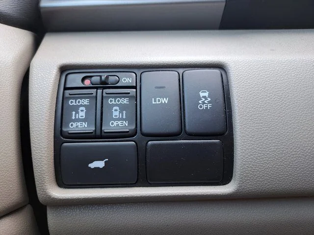 Used 2016 Red Honda EX-L image 22