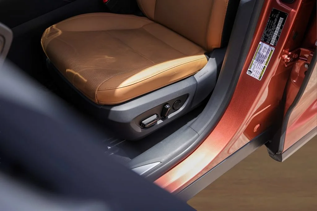 Used 2025 Copper Crest Lexus RX 350 image 8