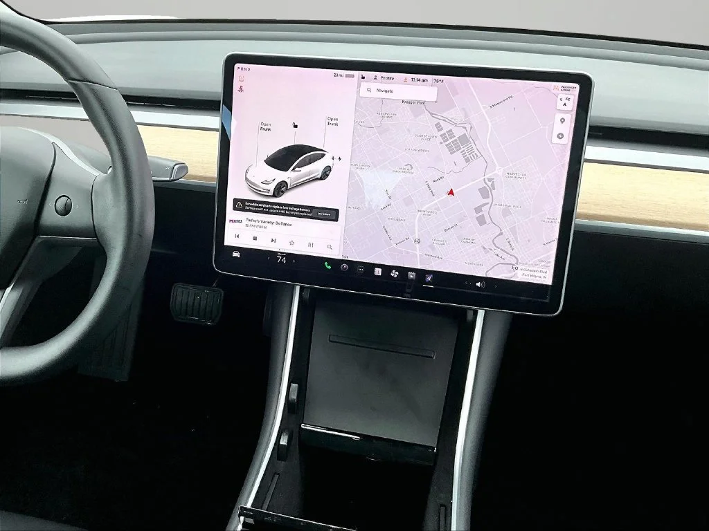 Used 2019 White Tesla Standard Range Plus image 7