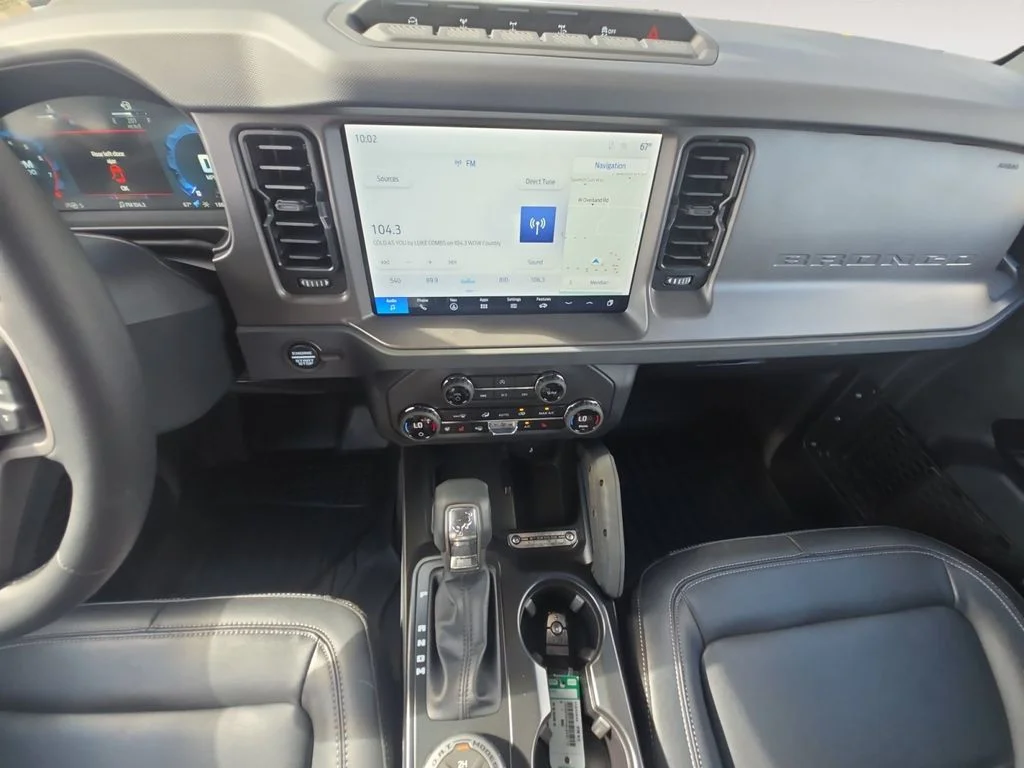 Used 2025 White Ford Badlands image 14