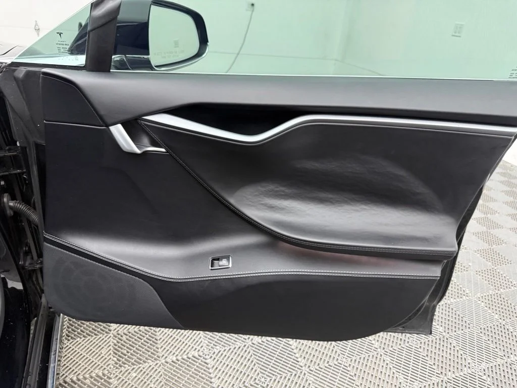Used 2018 Black Tesla 75D image 32