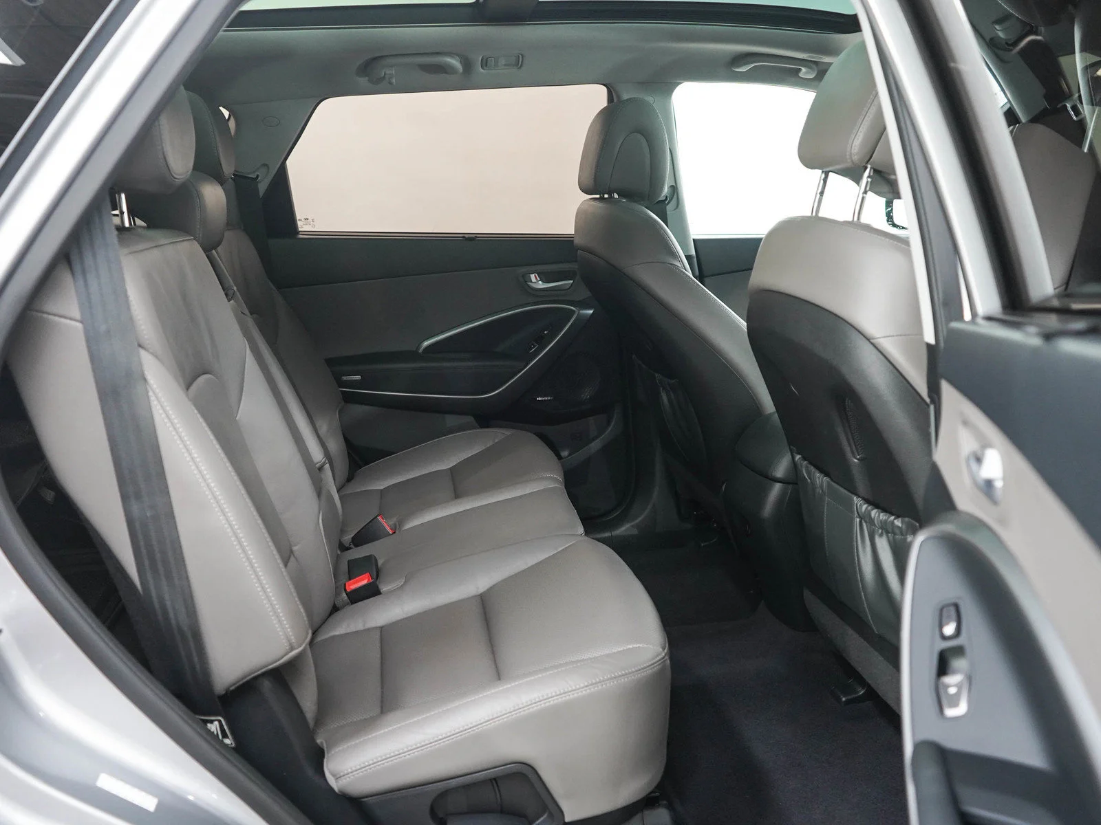 Used 2016 Iron Frost Hyundai SE image 13