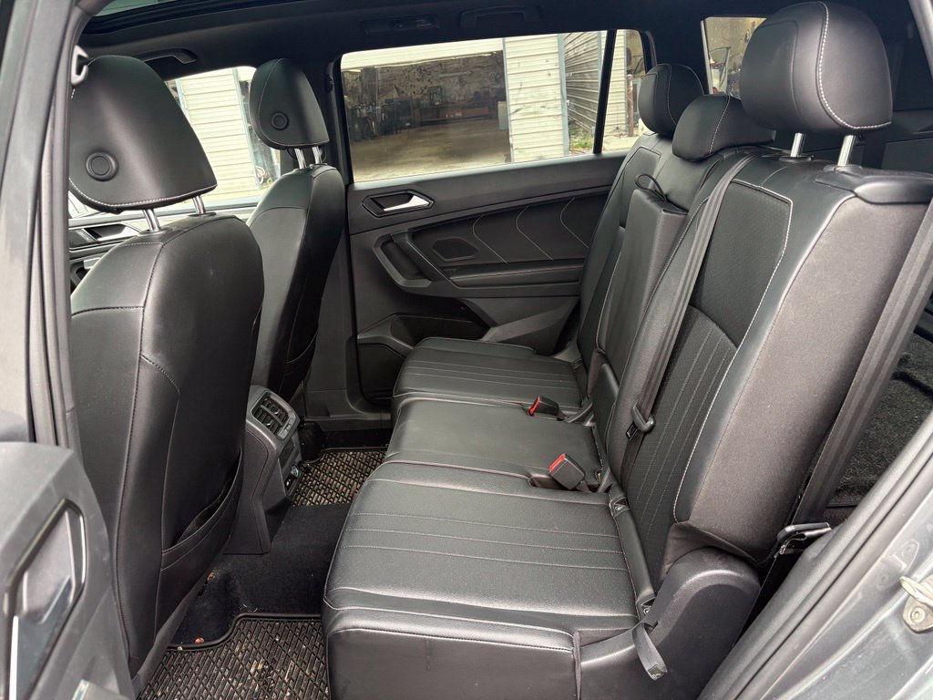 Used 2022  Volkswagen 2.0T SE R-Line Black image 12