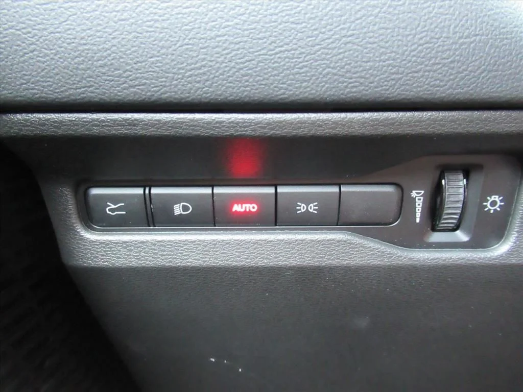 New 2026 White Knuckle Exterior Paint Dodge R/T image 20