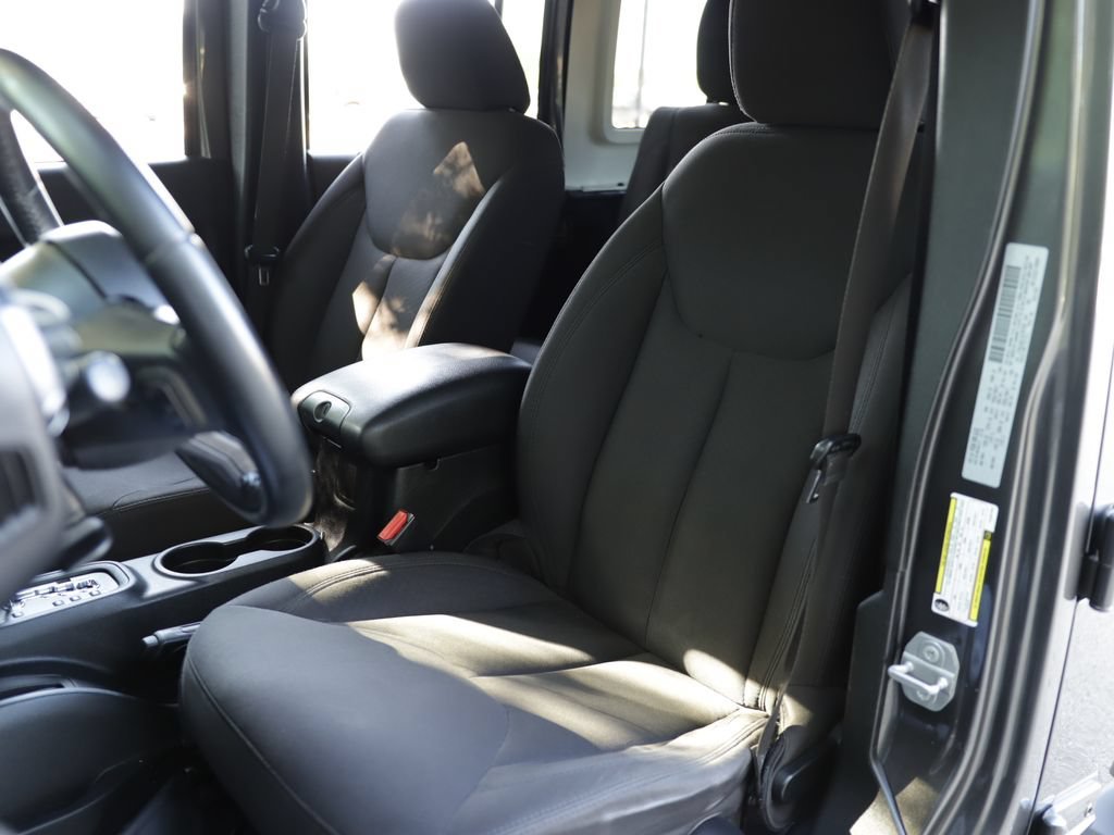 Used 2017 Gray Jeep Sport 4x4 image 18