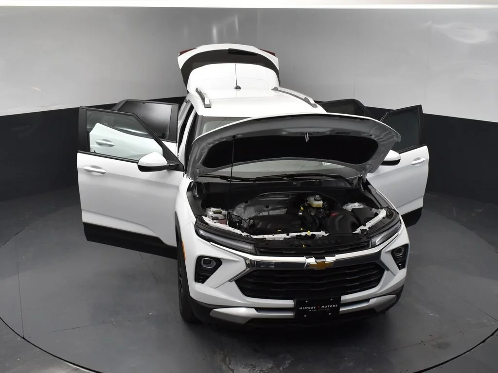 New 2026 Summit White Chevrolet LT image 36