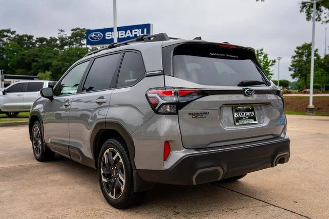 Certified Used 2025 River Rock Pearl Subaru Limited image 4