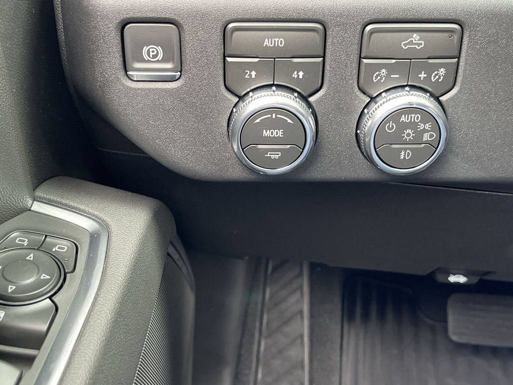 New 2026 Sterling Metallic GMC Elevation image 18