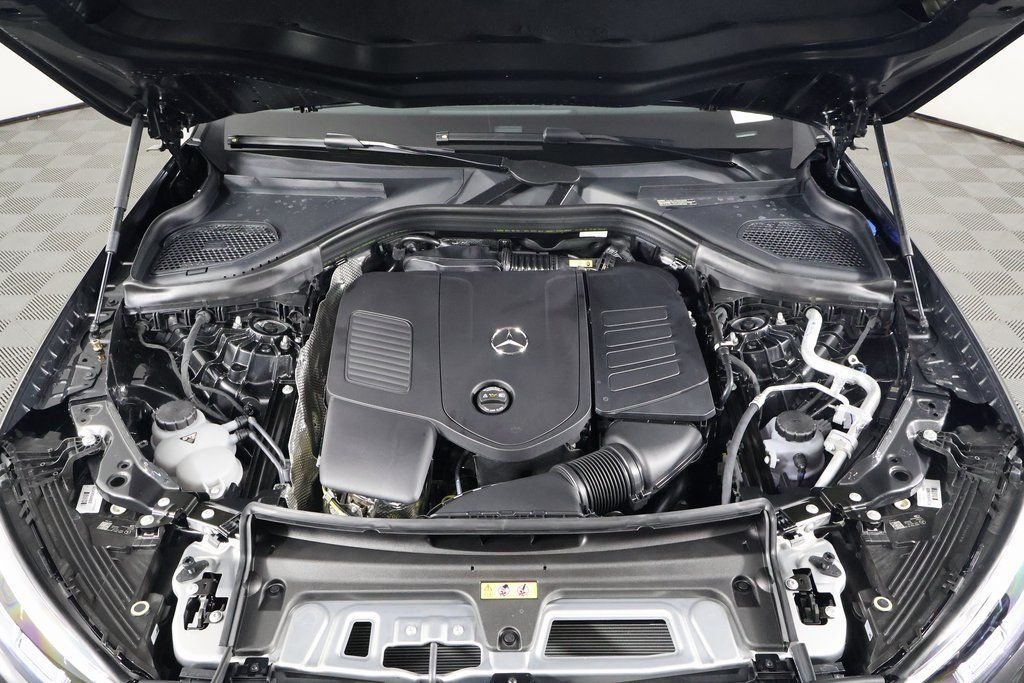 New 2026 Graphite Grey Metallic Mercedes-Benz GLC 300 image 9