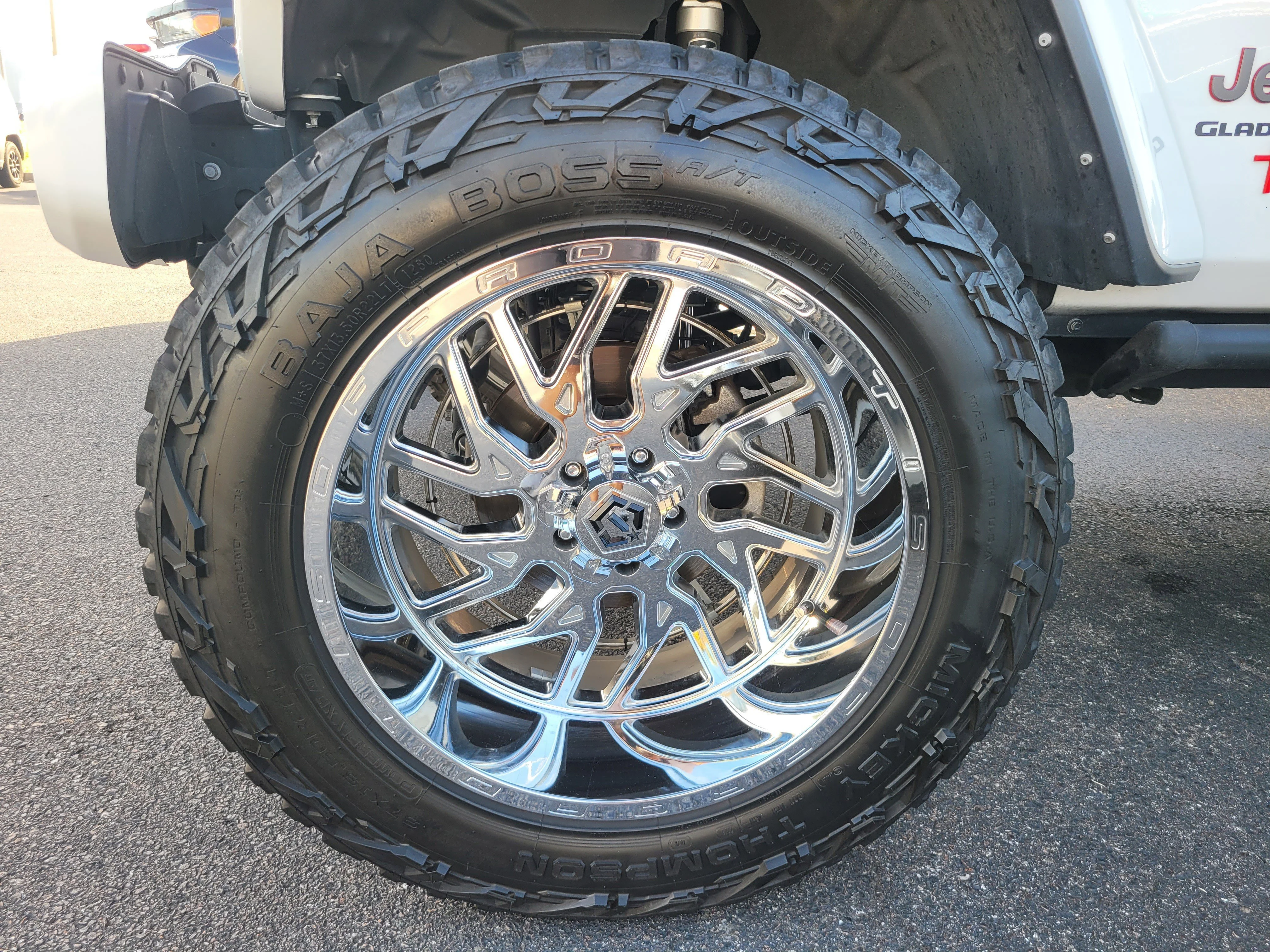 Used 2022 Bright White Clearcoat Jeep Rubicon image 9