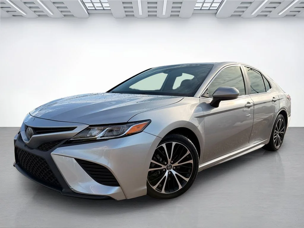 Used 2019 Silver Toyota SE image 6