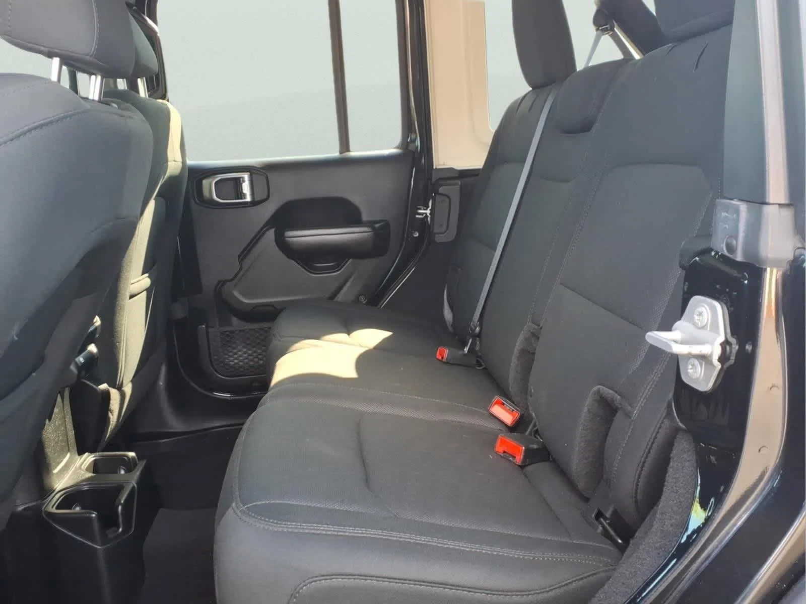 Used 2018 Black Clearcoat Jeep Sport S image 29