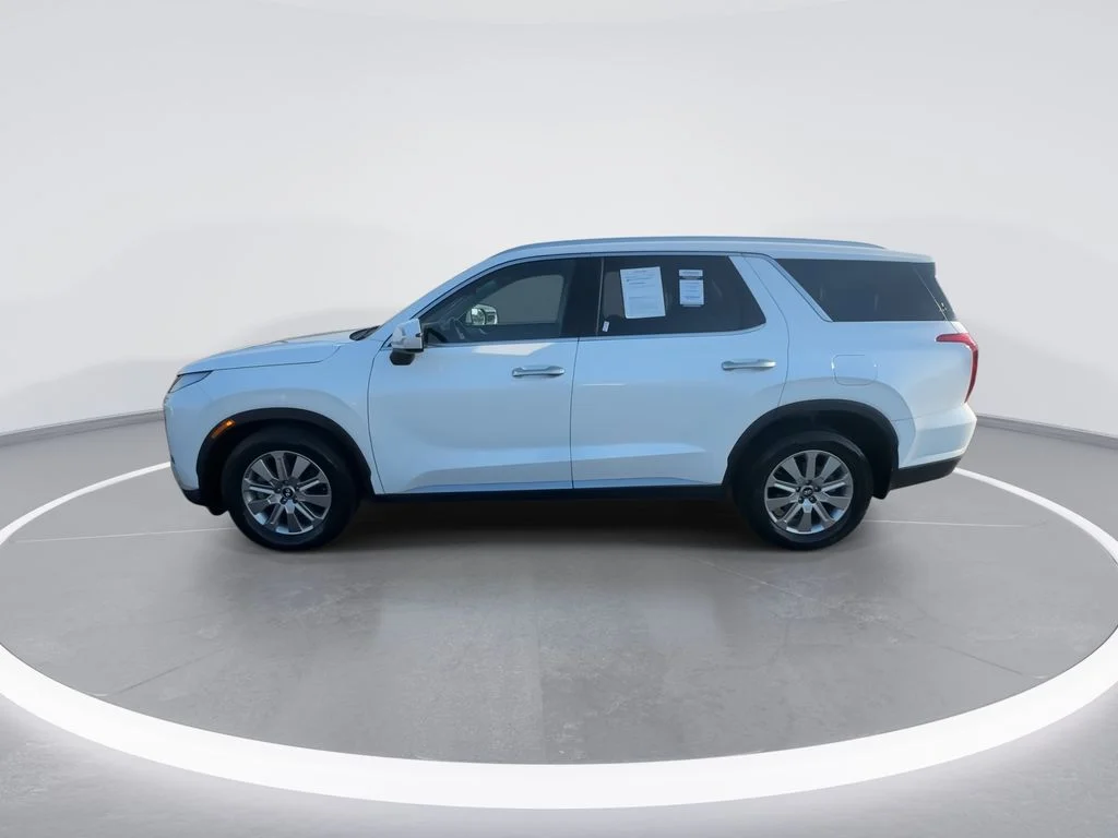 Used 2023 White Hyundai SEL image 5
