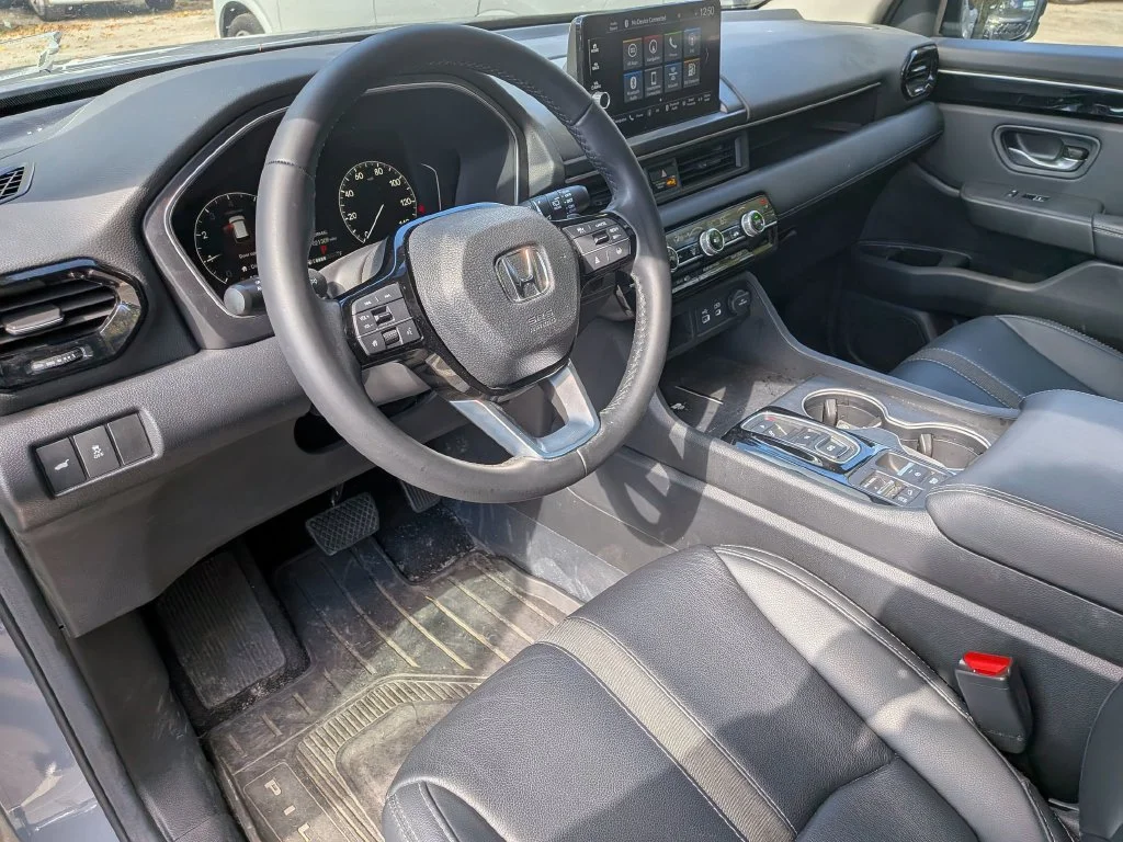 Used 2025  Honda Touring image 10