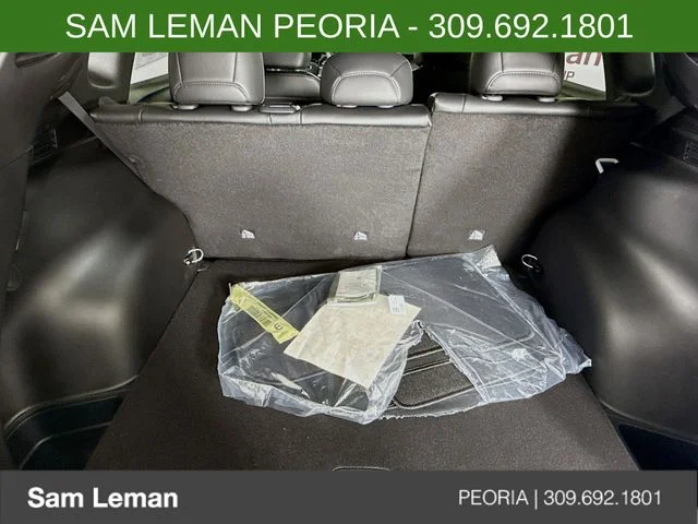 New 2026 White Jeep Latitude image 21