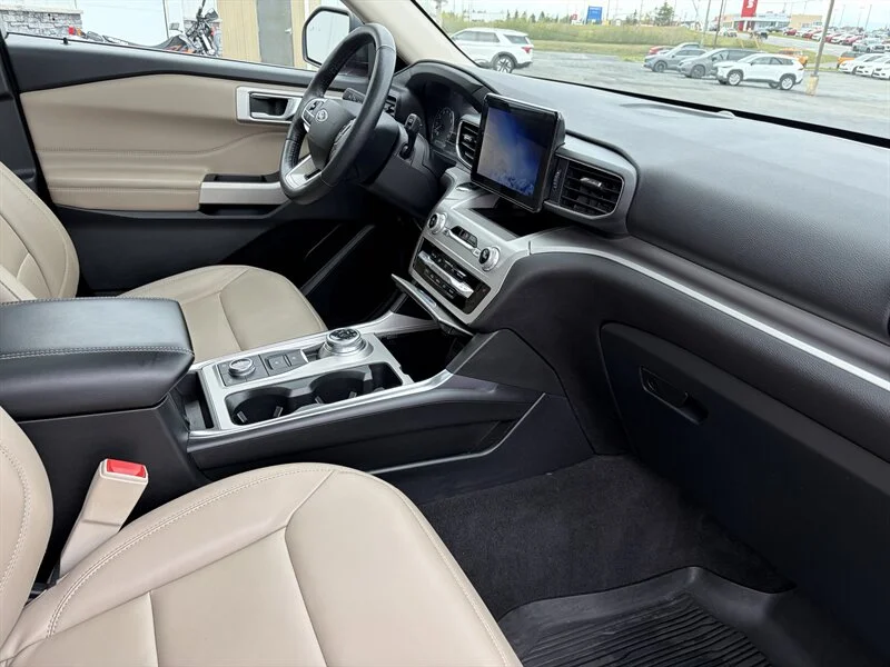 Used 2022 Red Ford XLT image 7