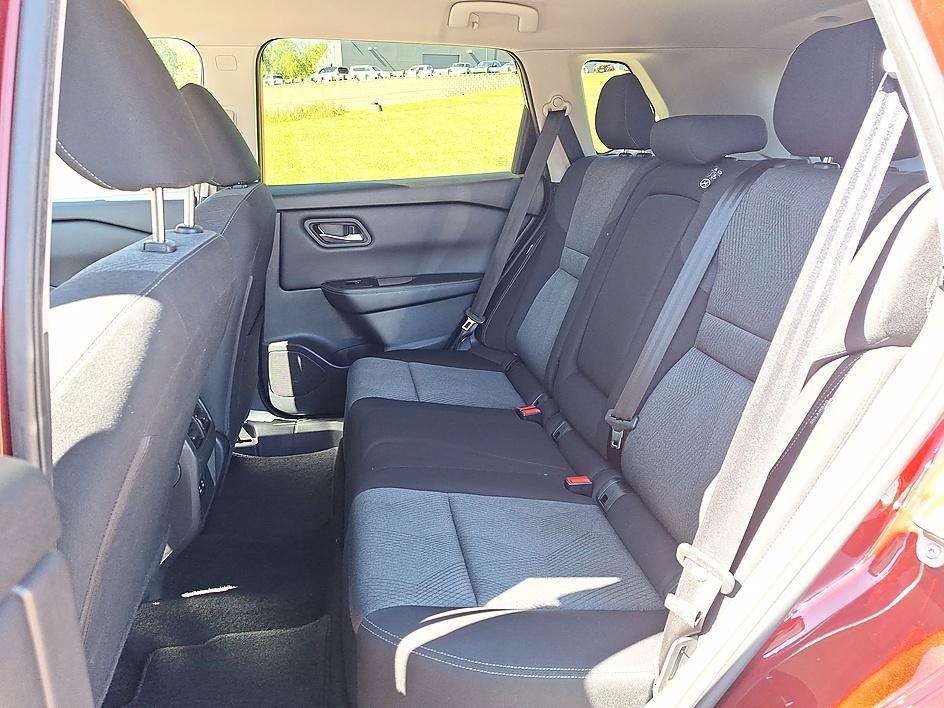 Used 2025 Scarlet Ember Tintcoat Nissan SV image 12