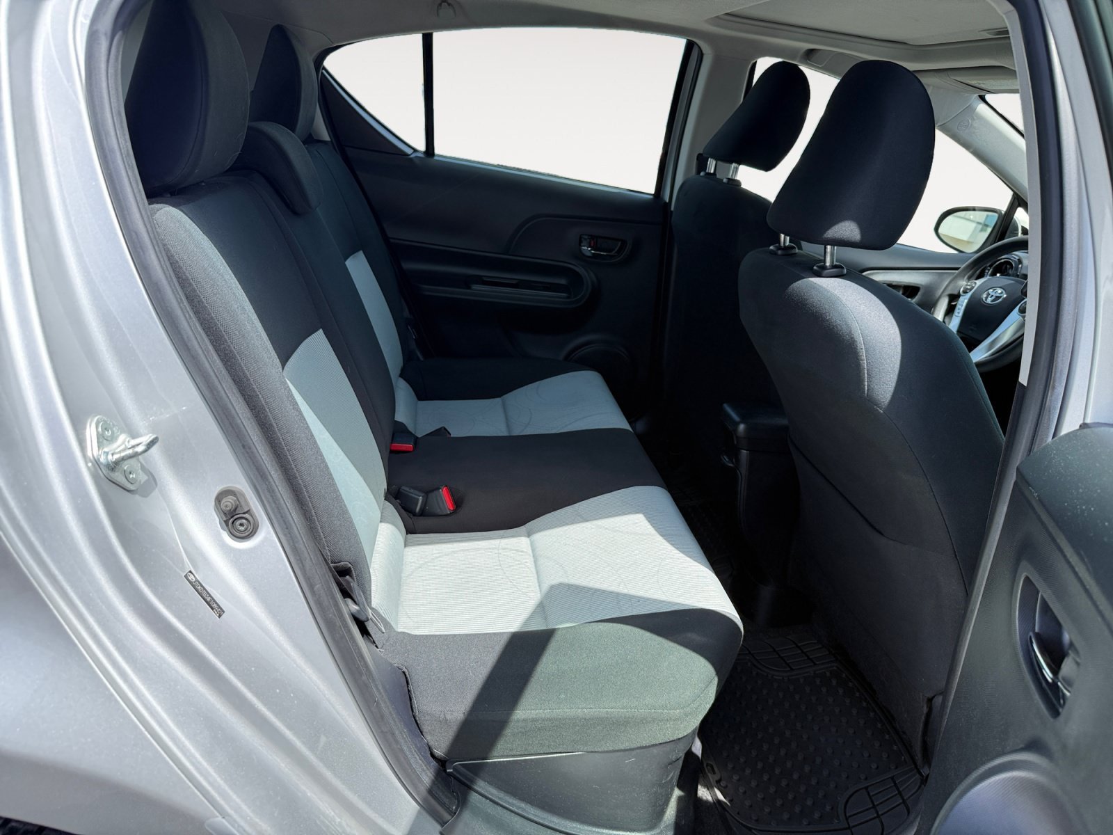 Used 2015 Classic Silver Metallic Toyota Three image 18