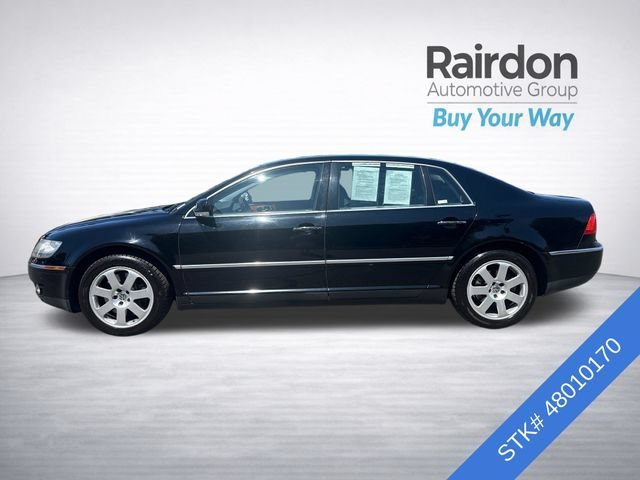 Used 2004 Black Volkswagen V8 image 4