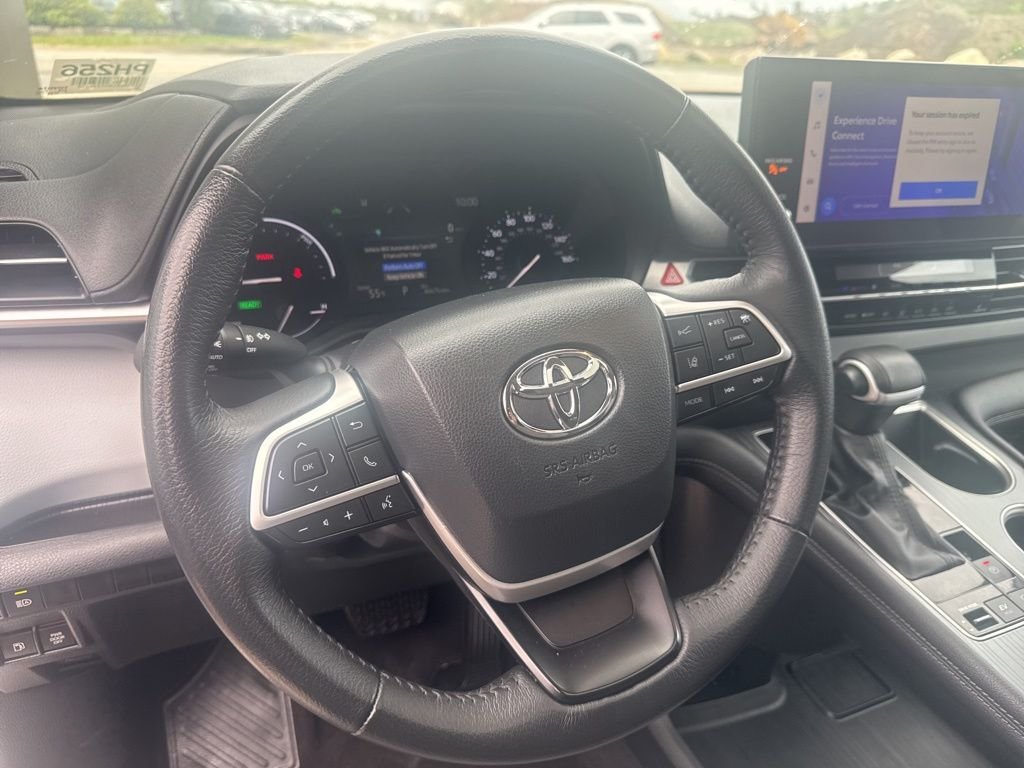 Used 2025 Beige Toyota XLE image 17