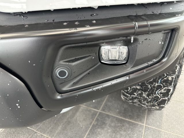 New 2025 Oxford White Ford Tremor® image 5