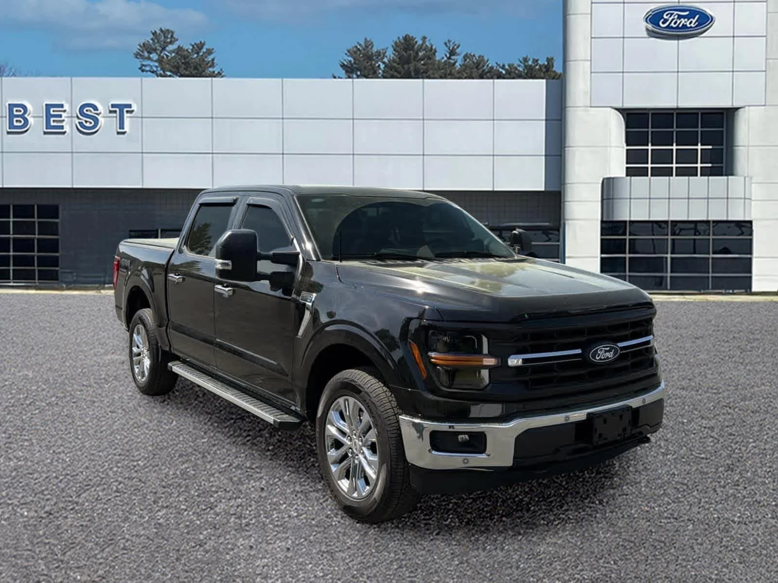 Used 2024 Agate Black Metallic Ford XLT image 3