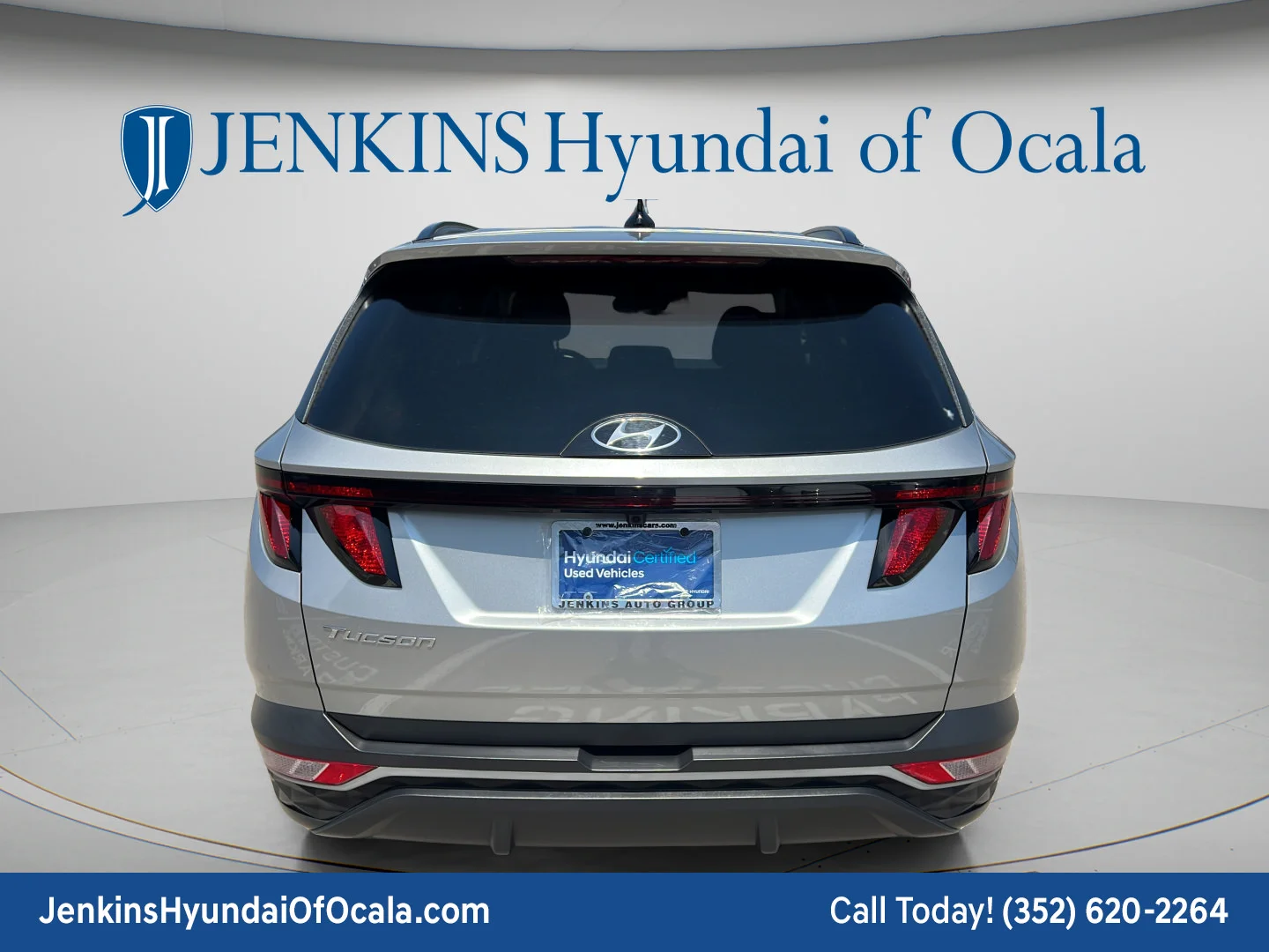 Used 2024 Shimmering Silver Hyundai SEL image 4