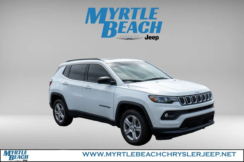 Certified Used 2023 Bright White Clearcoat Jeep Latitude image 8