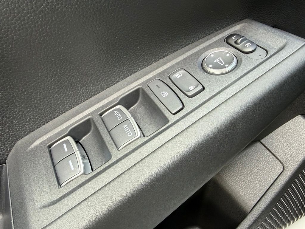 Used 2023 White Honda LX image 24