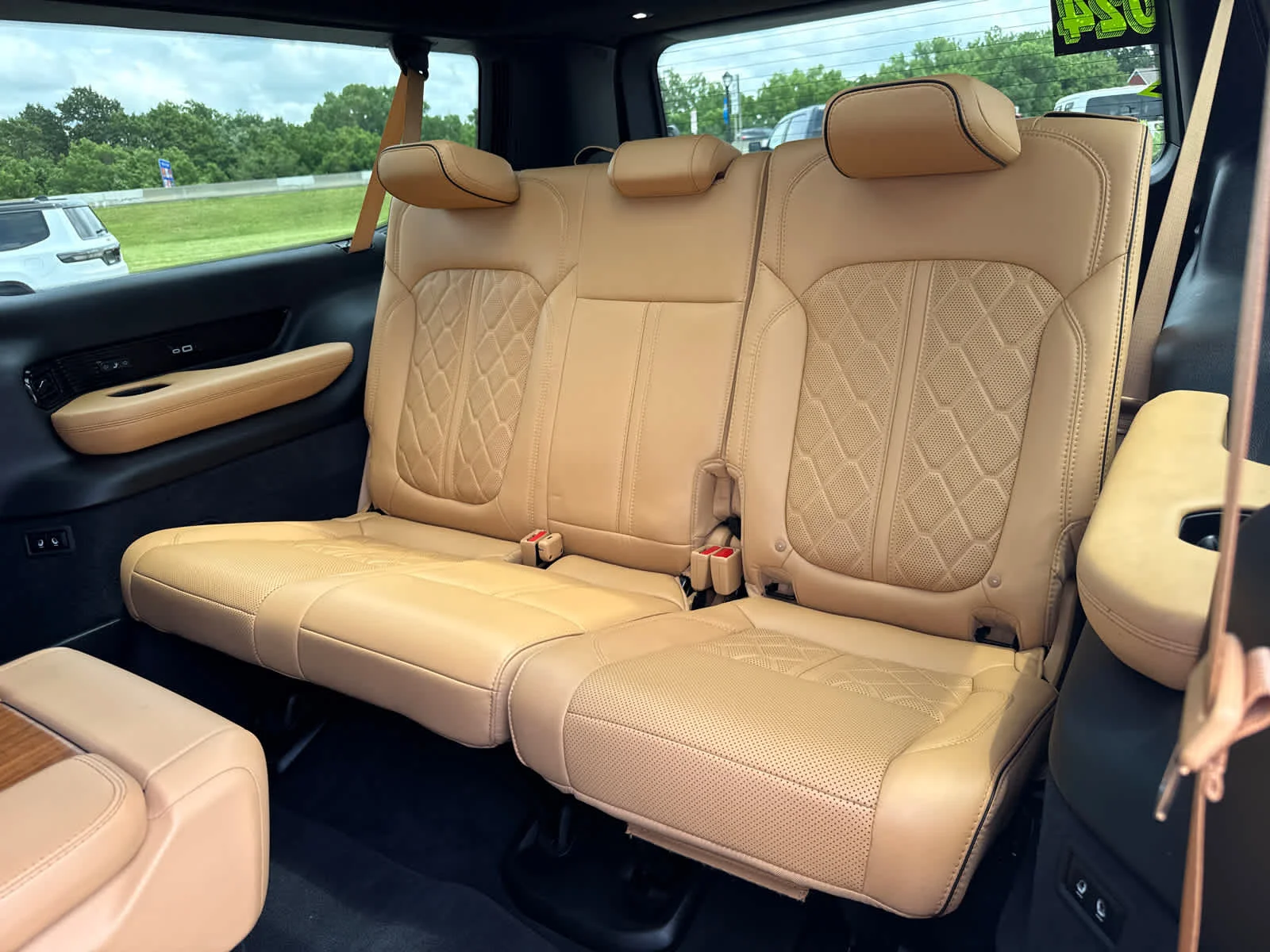 Used 2024 Bright White Clearcoat Jeep Series III image 32
