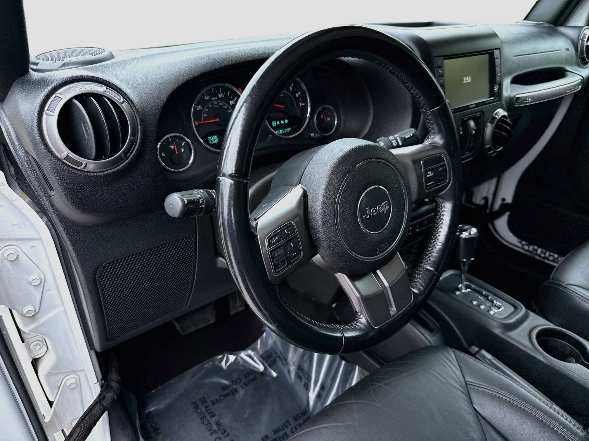 Used 2018 Bright White Clearcoat Jeep Altitude image 9