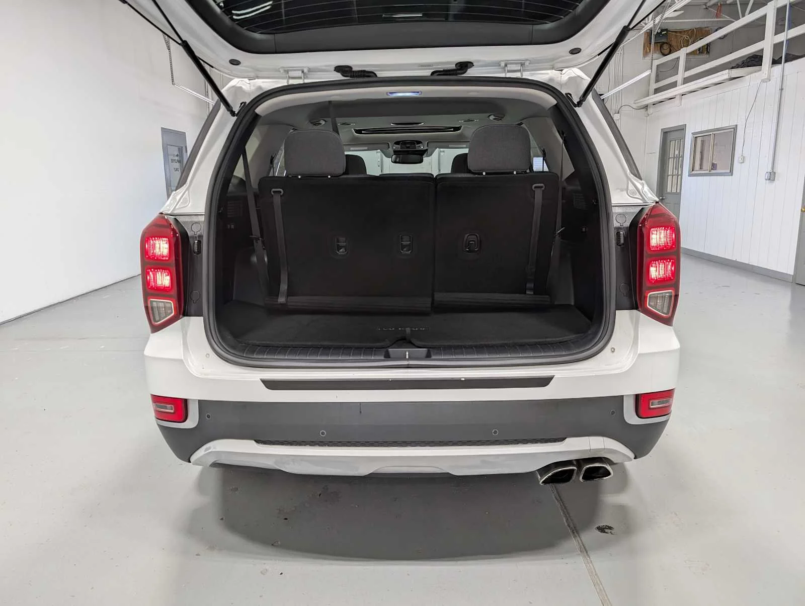 Used 2021 Hyper White Hyundai SEL image 38