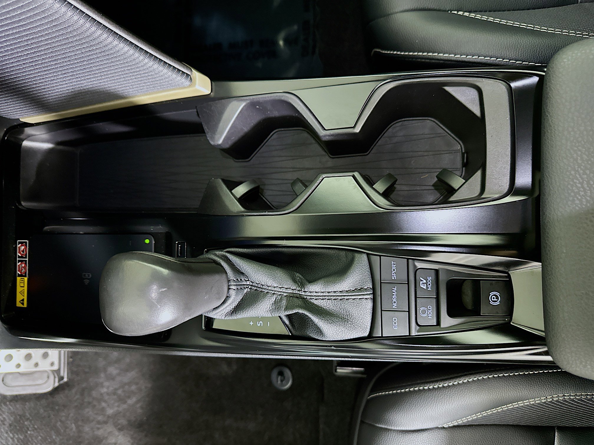 Used 2025 Underground Toyota SE image 20