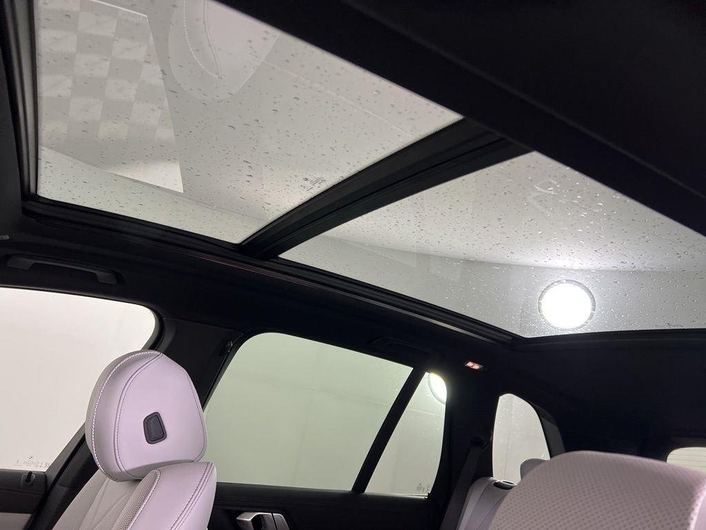 New 2026 Skyscraper Grey Metallic BMW xDrive40i image 9