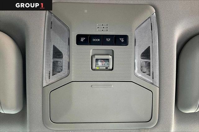 2022 Toyota RAV4 LE - Photo 32