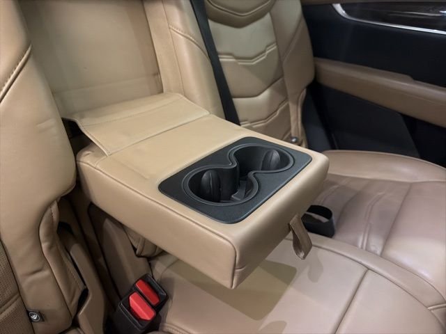 Used 2020 Crystal White Tricoat Cadillac Premium Luxury image 32