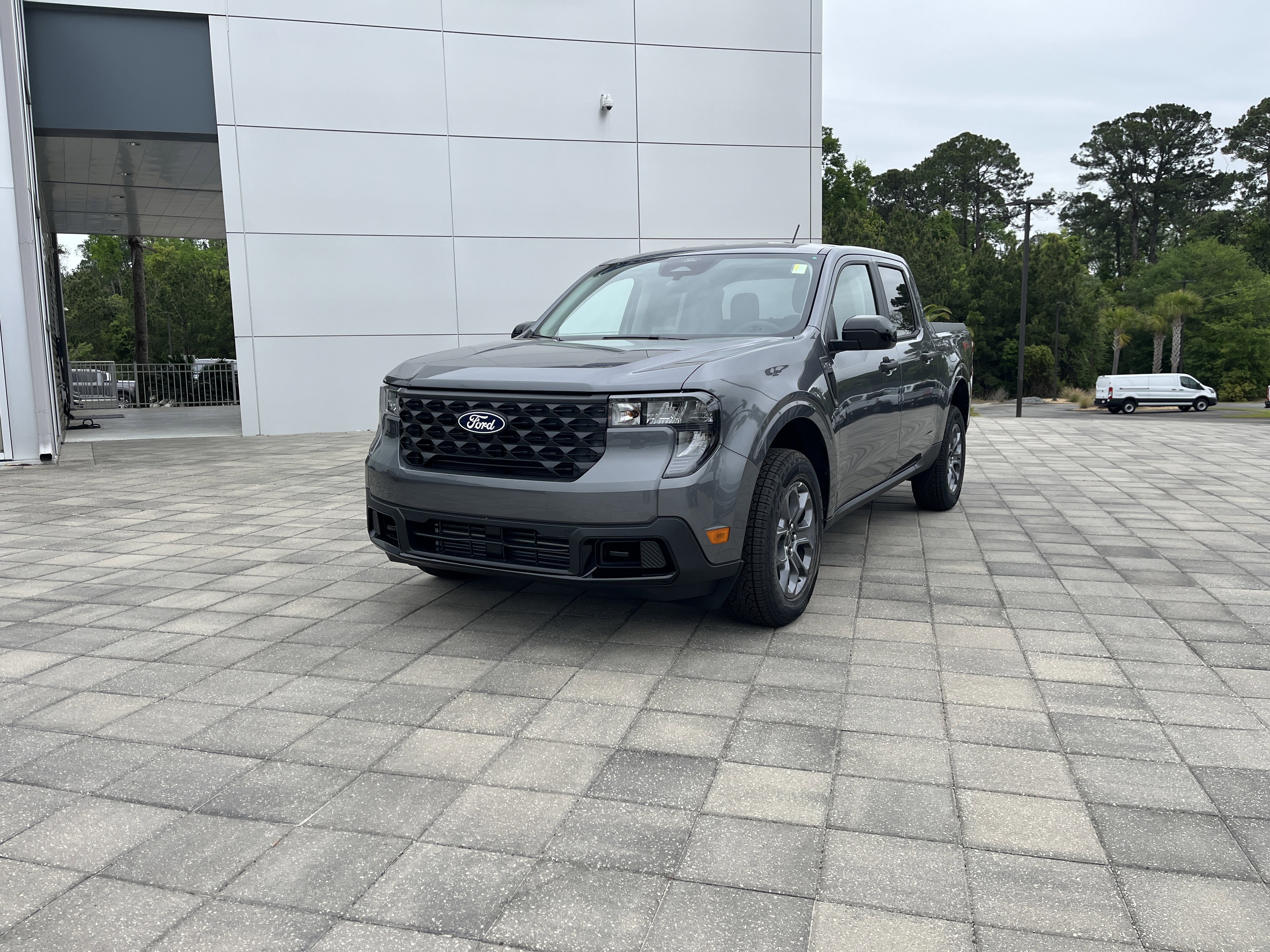 New 2026 Carbonized Gray Metallic Ford XLT image 2
