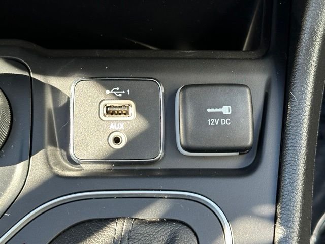 Used 2022 Gray Jeep Latitude Lux image 37