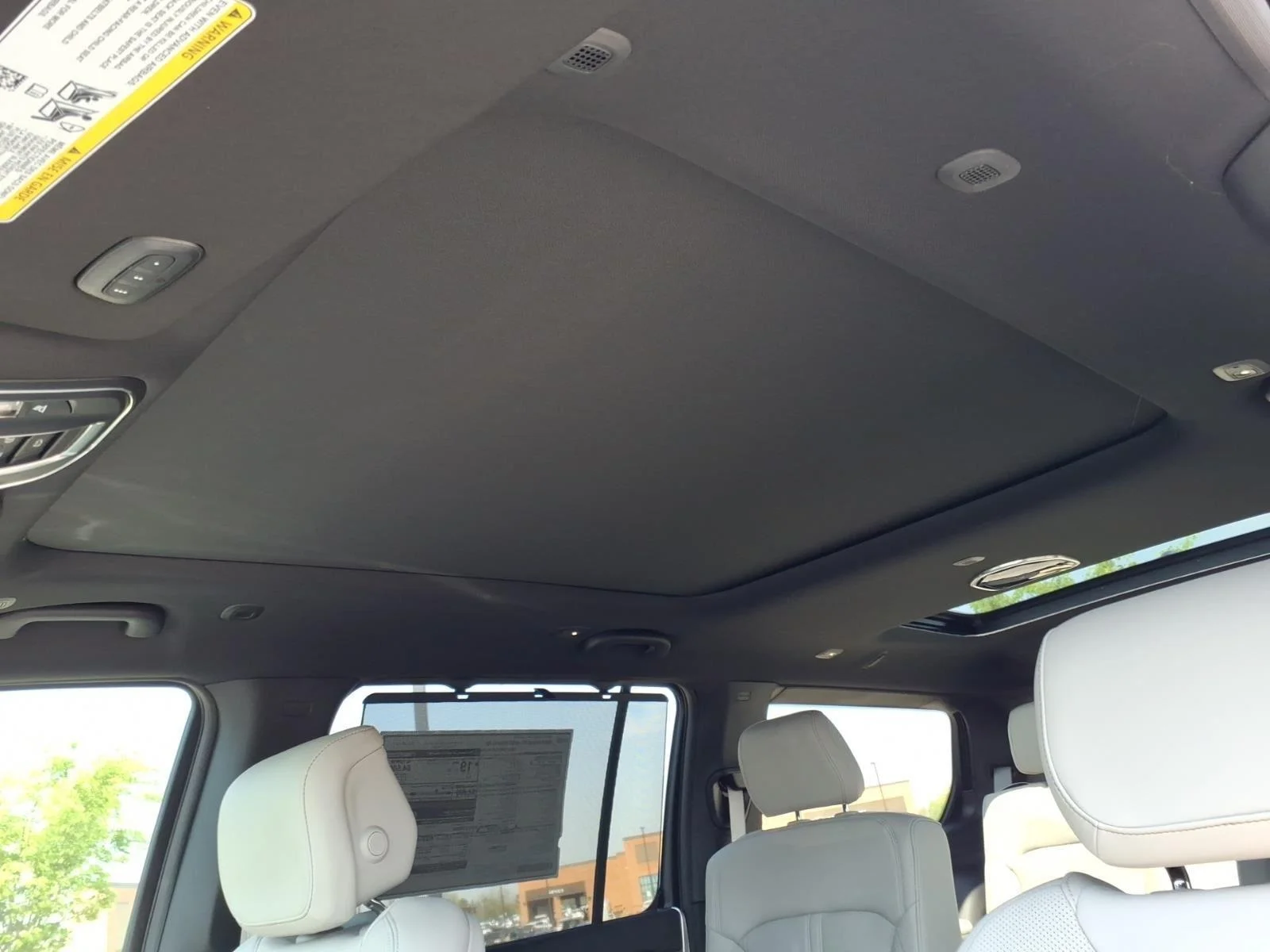 New 2026 Baltic-Gray Metallic Clear-Coat Exterior Paint Jeep Limited Reserve image 5