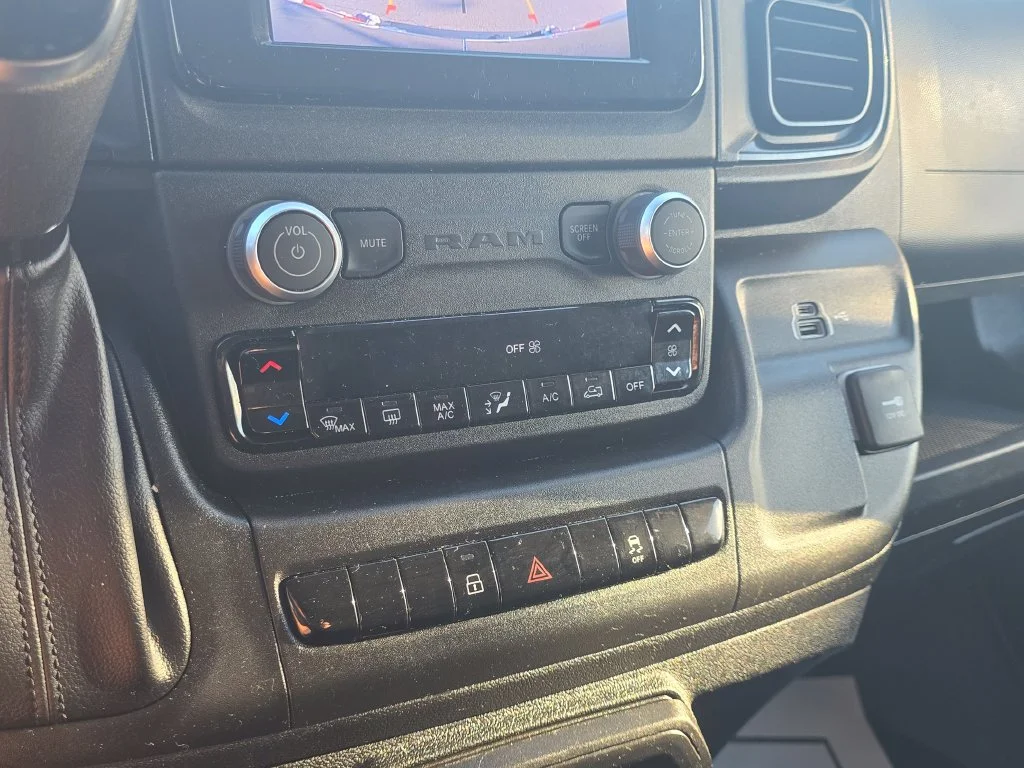 Used 2025 White Ram Base image 26