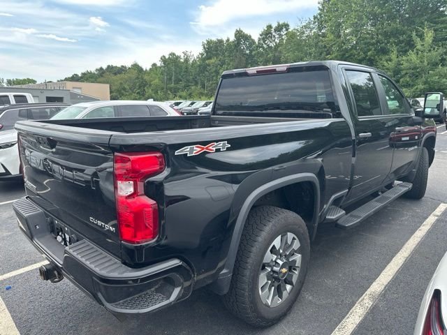 Used 2024 Black Chevrolet Custom image 5