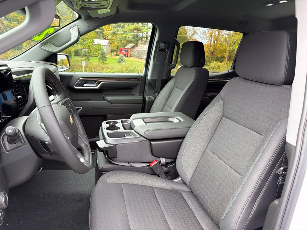 New 2026 Summit White Chevrolet LT (2FL) image 9