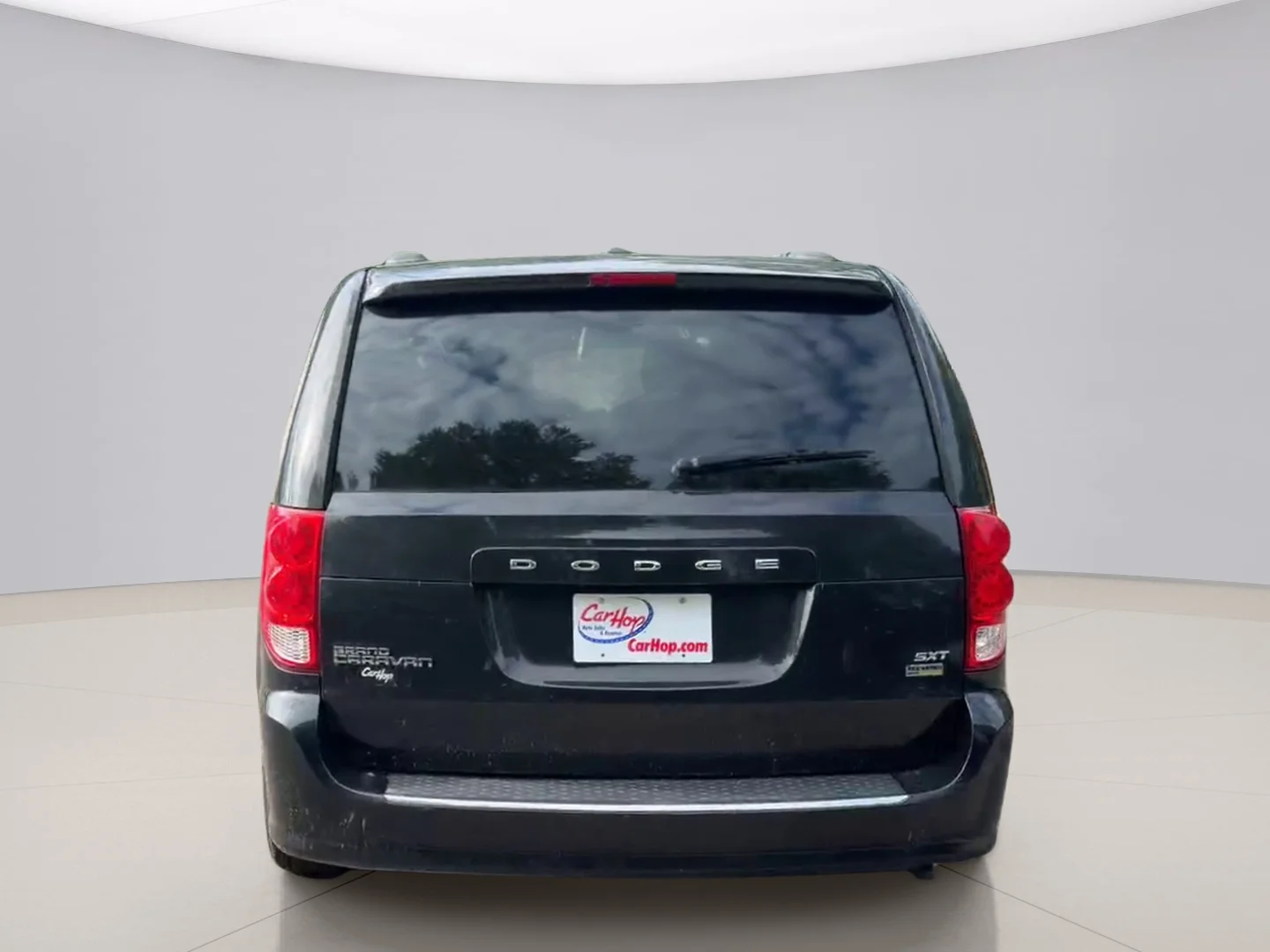 Used 2015 Black Dodge SXT image 4