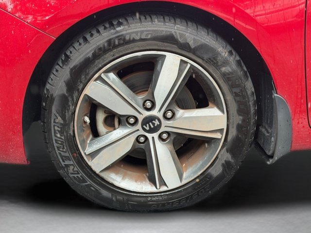 Used 2018 Red Kia S image 11