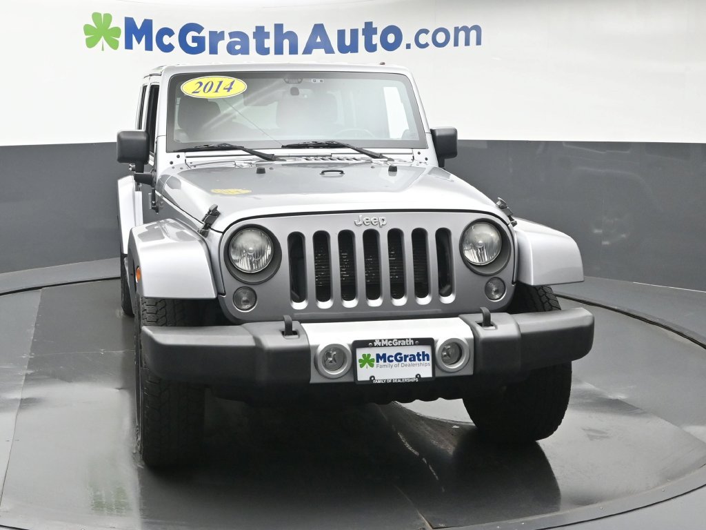 Used 2014 Gray Jeep Unlimited Sahara image 3