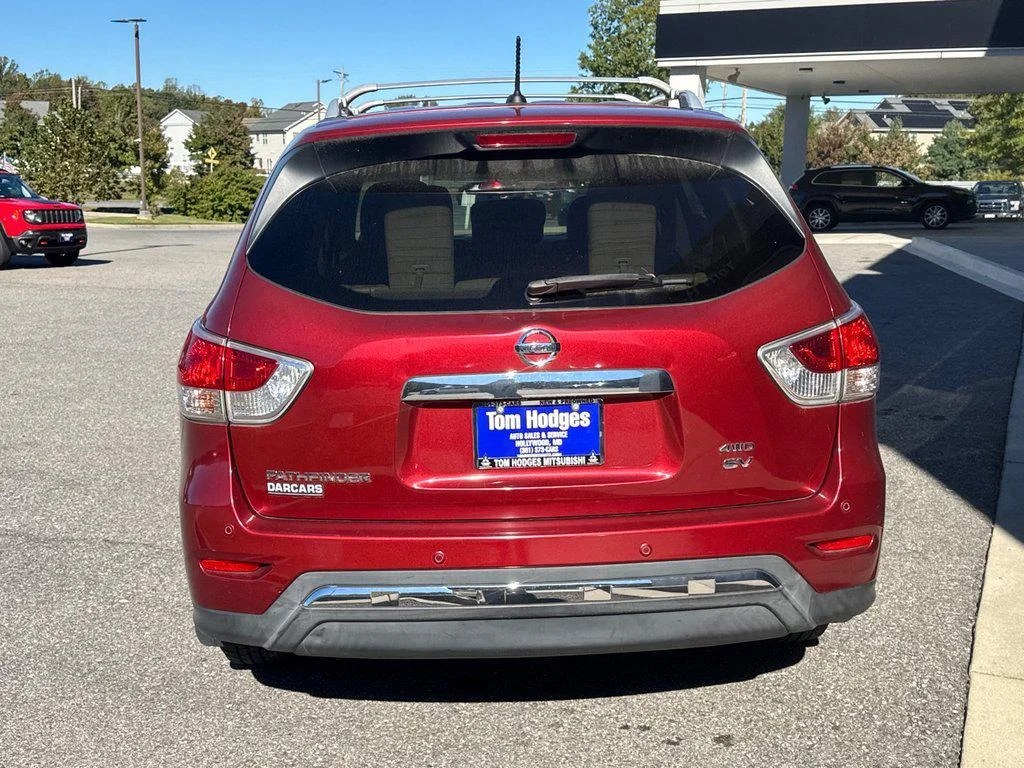 Used 2013 Cayenne Red Nissan 4WD 4dr SV image 5