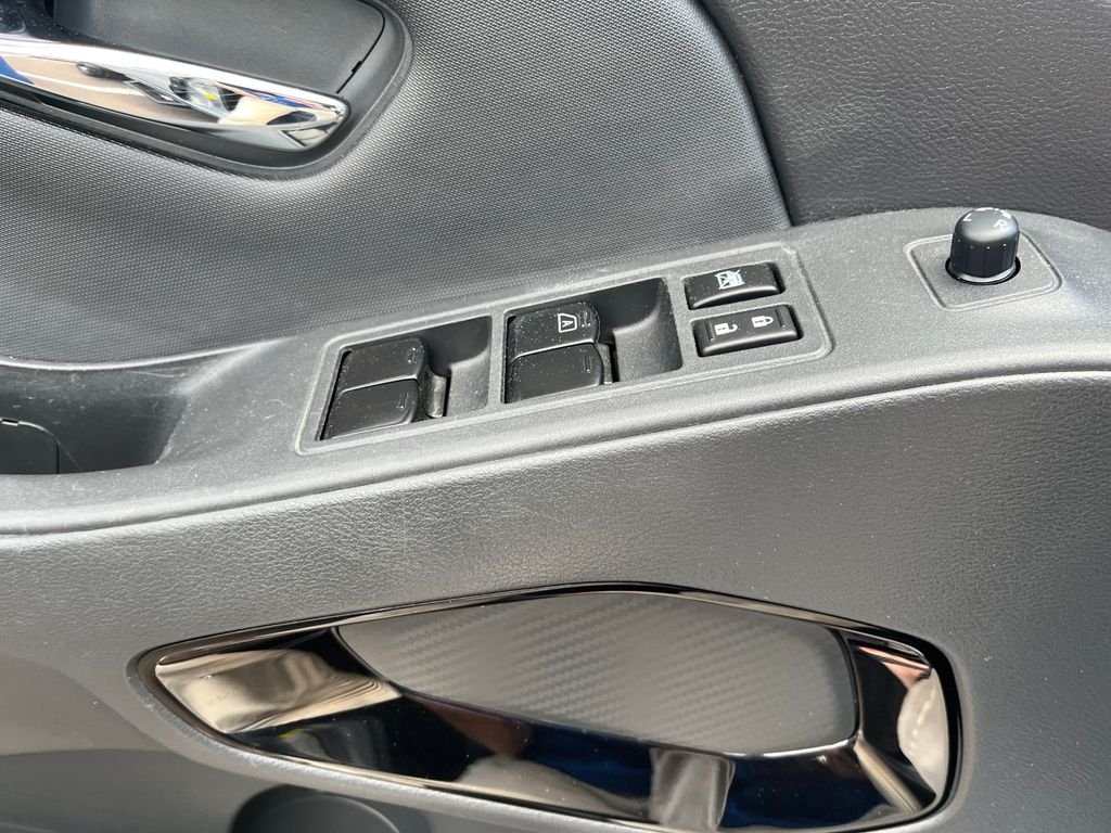 Used 2022 Gray Nissan PRO-X image 11