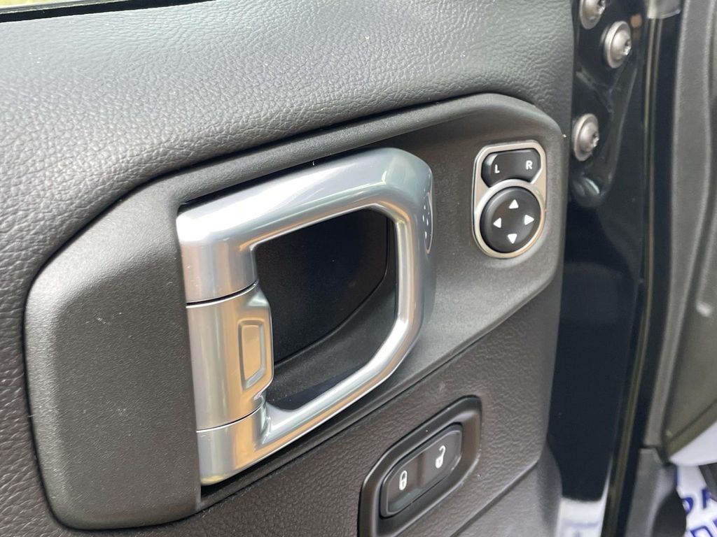 Used 2022 Black Jeep Unlimited Sahara image 15