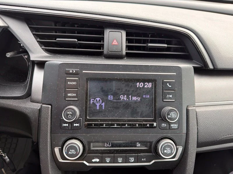 Used 2018  Honda LX image 14