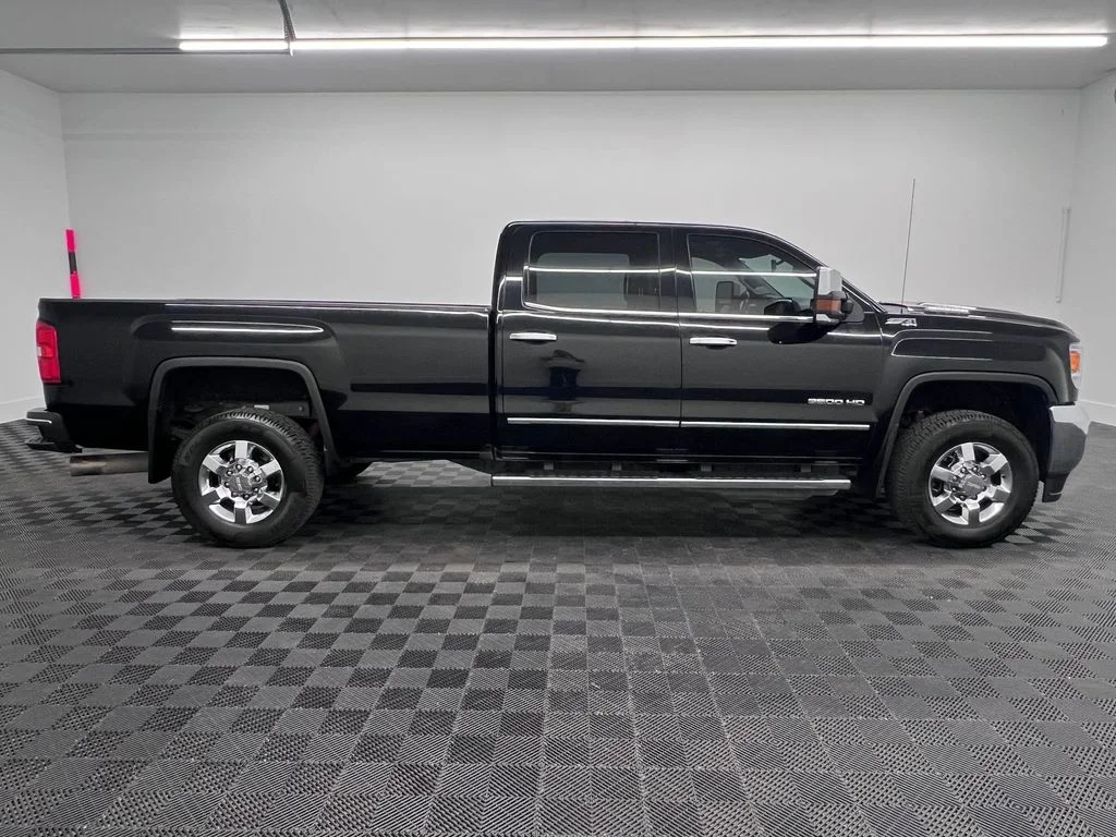 Used 2019 Onyx Black GMC SLT image 8